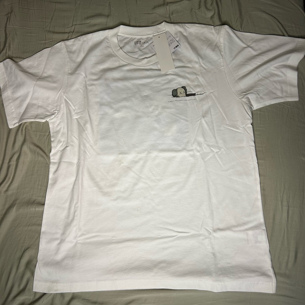 Kaws drowning elephant White Graphic T-Shirt szL new
